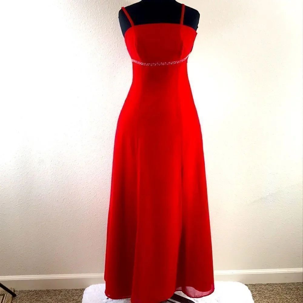 B2 RED WOMEN DRESS SIZE 4
